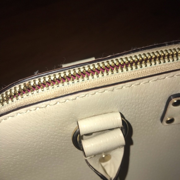 KATE SPADE Like New White Cream Wellesley Purse - Picture 4 of 7